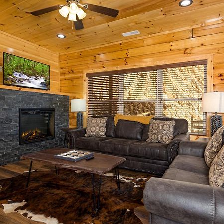 פיג'ן פורג' 5Bd5B Escape Cabin With 2 Hottubs, Thtr &Game Rm,1Mi To The Parkway! 4Mi To Dollywood - Spring Deal מראה חיצוני תמונה