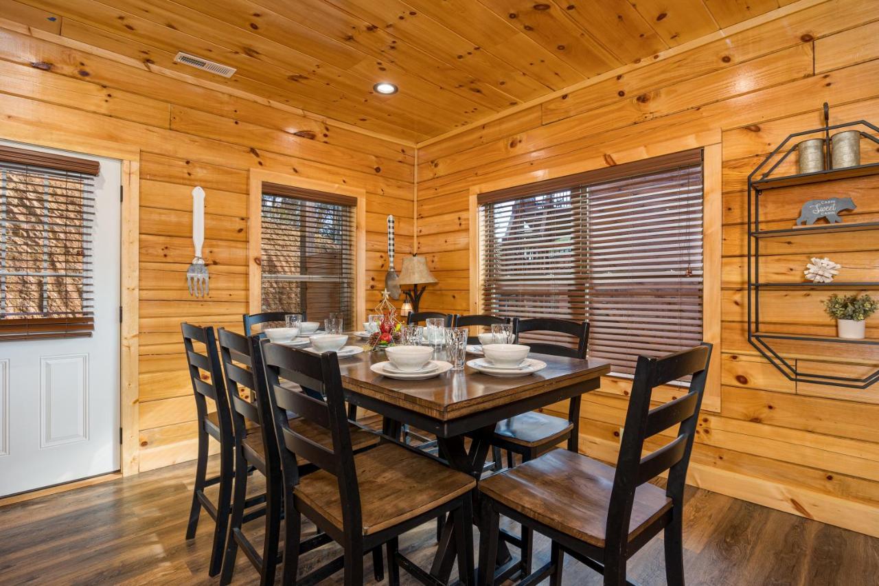 פיג'ן פורג' 5Bd5B Escape Cabin With 2 Hottubs, Thtr &Game Rm,1Mi To The Parkway! 4Mi To Dollywood - Spring Deal מראה חיצוני תמונה