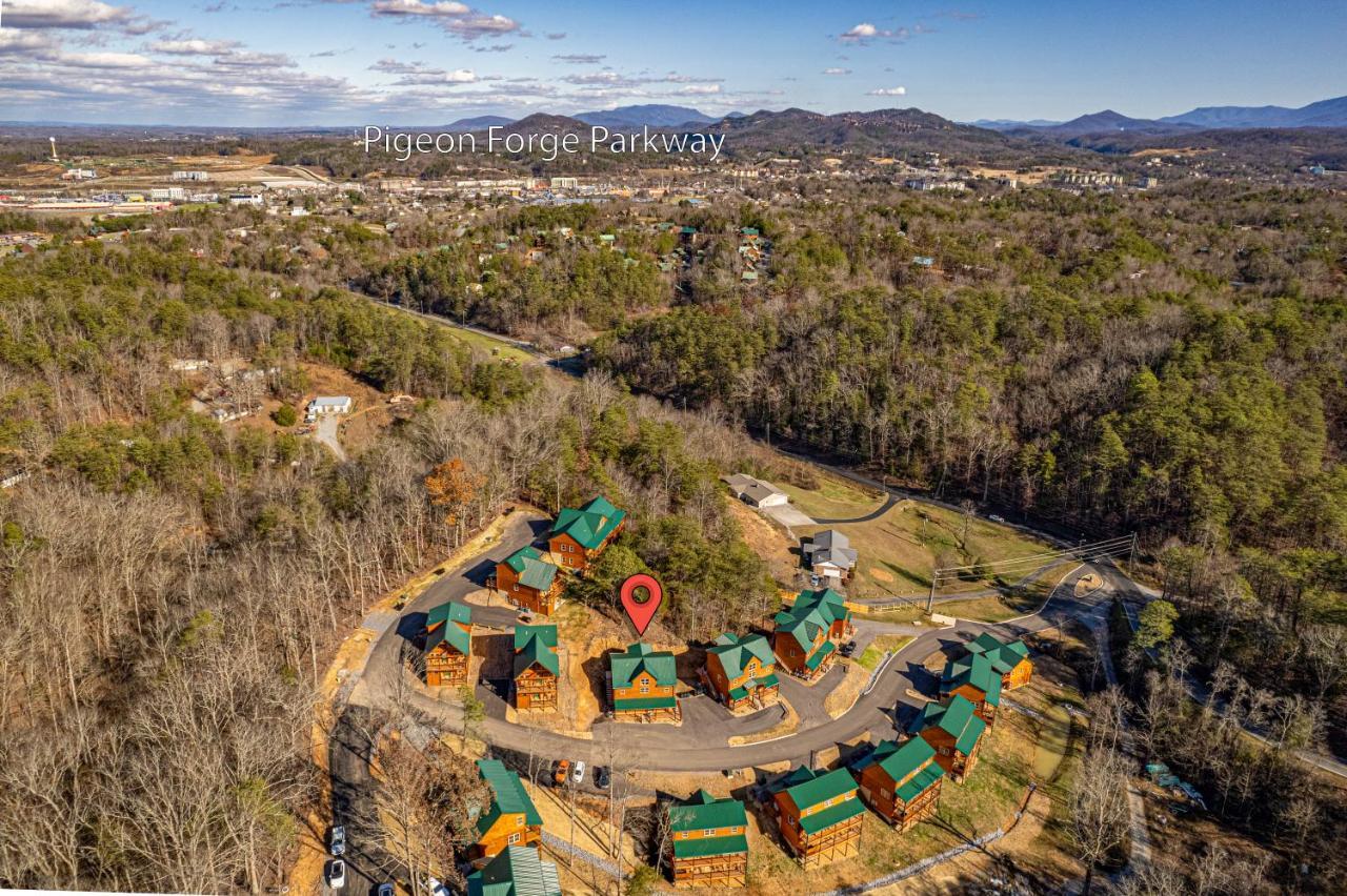 פיג'ן פורג' 5Bd5B Escape Cabin With 2 Hottubs, Thtr &Game Rm,1Mi To The Parkway! 4Mi To Dollywood - Spring Deal מראה חיצוני תמונה