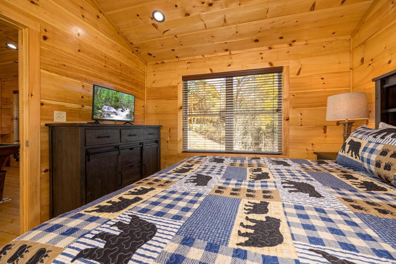 פיג'ן פורג' 5Bd5B Escape Cabin With 2 Hottubs, Thtr &Game Rm,1Mi To The Parkway! 4Mi To Dollywood - Spring Deal מראה חיצוני תמונה