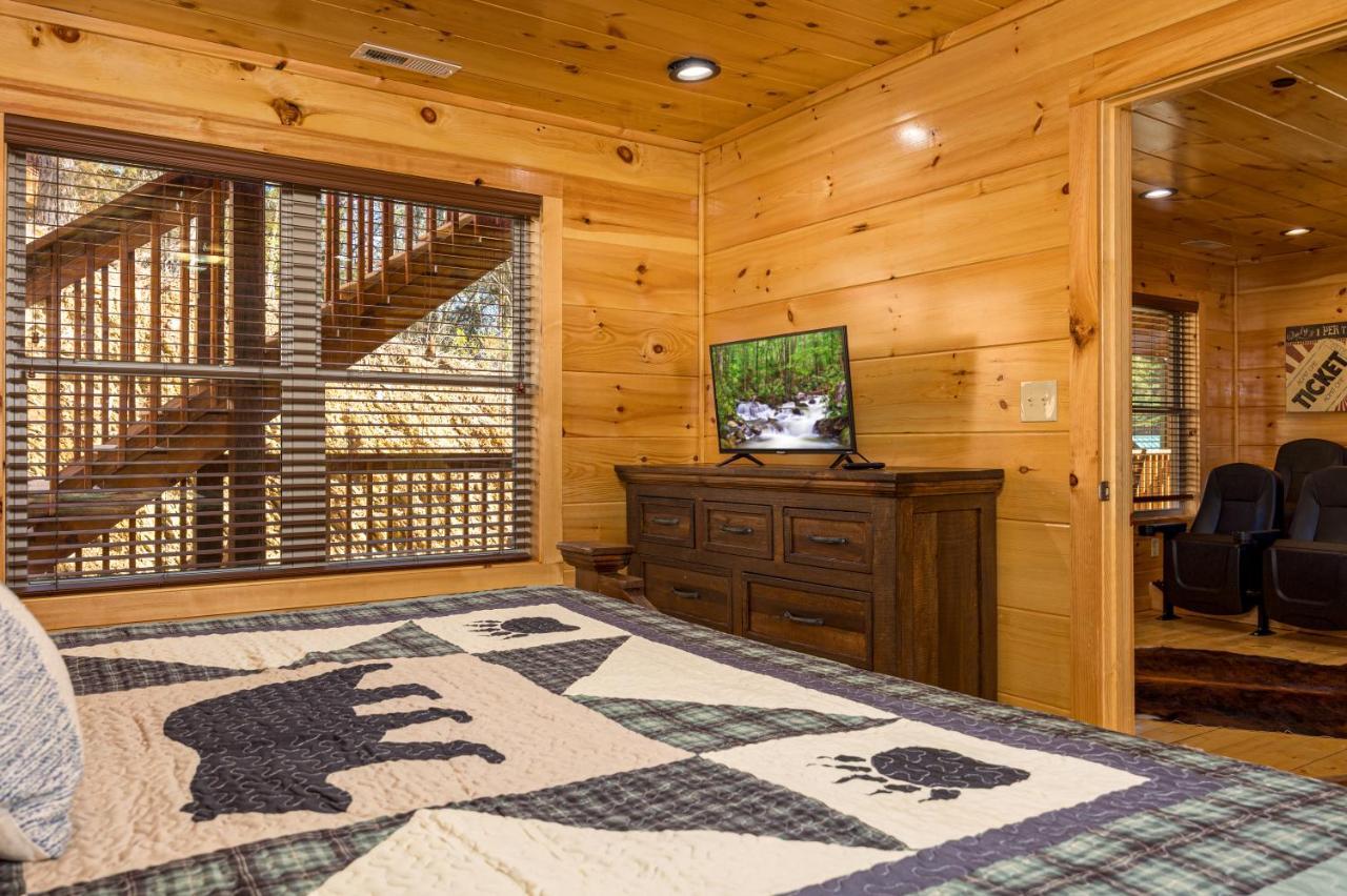 פיג'ן פורג' 5Bd5B Escape Cabin With 2 Hottubs, Thtr &Game Rm,1Mi To The Parkway! 4Mi To Dollywood - Spring Deal מראה חיצוני תמונה