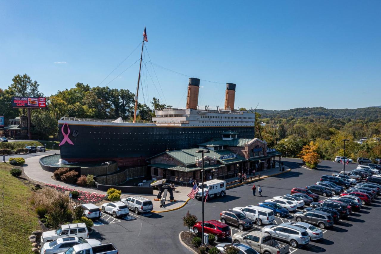 פיג'ן פורג' 5Bd5B Escape Cabin With 2 Hottubs, Thtr &Game Rm,1Mi To The Parkway! 4Mi To Dollywood - Spring Deal מראה חיצוני תמונה
